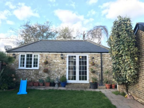 cosy cottage annex in Fairlop, Ilford